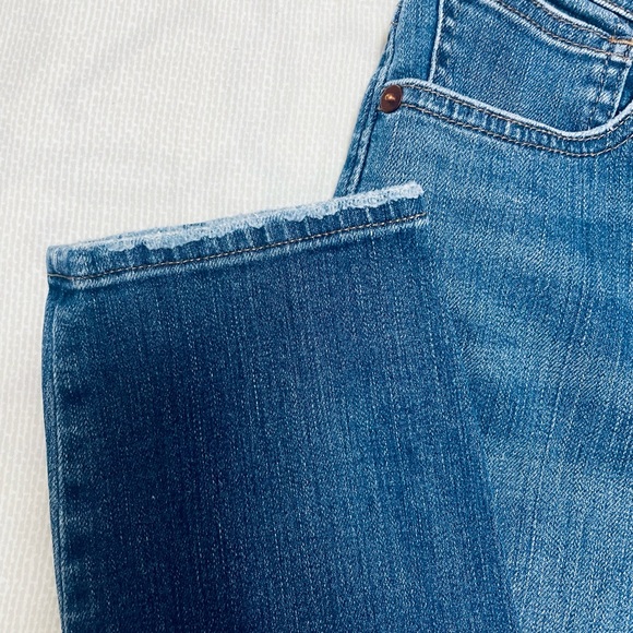 Madewell Curvy High-Rise Skinny Crop Jeans in Blue - Picture 3 of 4